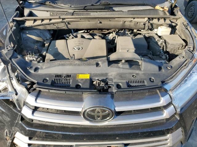 2017 Toyota Highlander SE