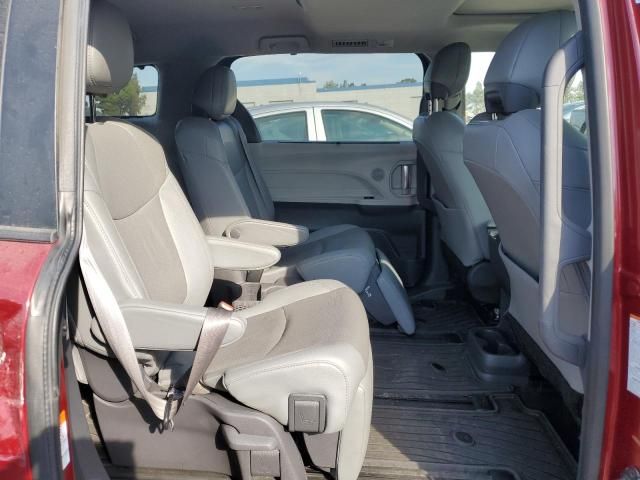 2021 Toyota Sienna Limited