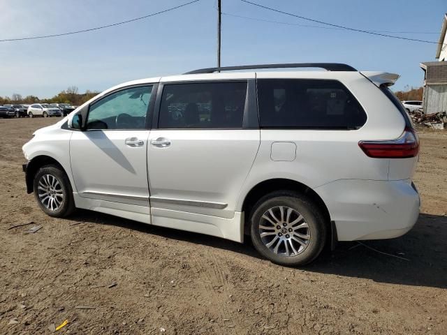 2020 Toyota Sienna XLE