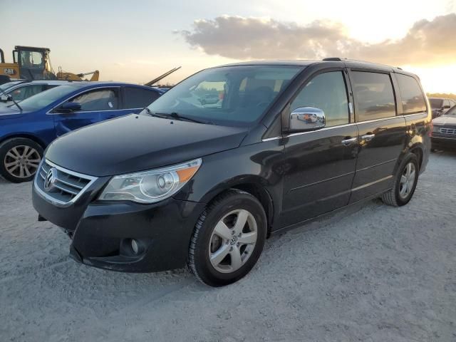 2013 Volkswagen Routan SEL Premium