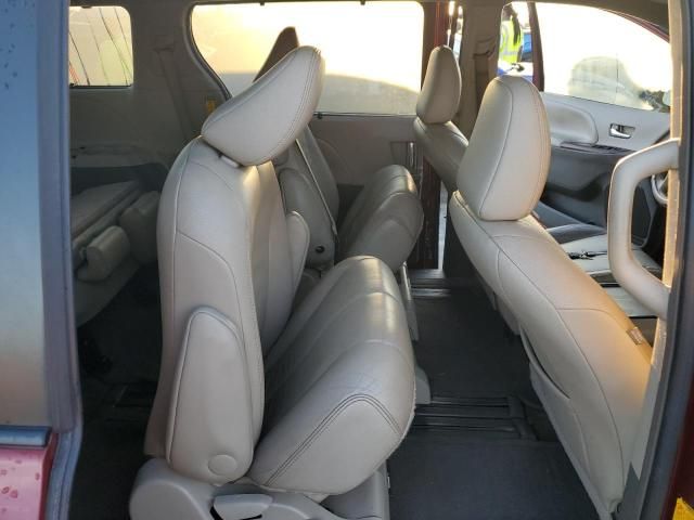 2014 Toyota Sienna XLE