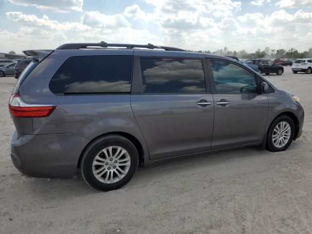 2015 Toyota Sienna XLE