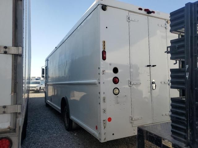 2005 Freightliner Chassis M Line WALK-IN Van