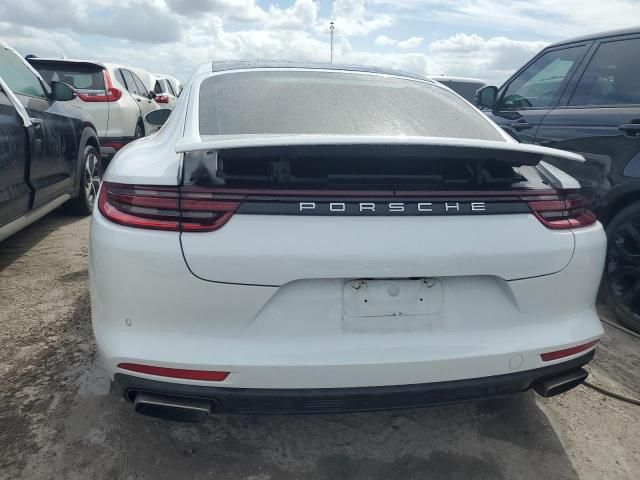 2018 Porsche Panamera 4