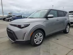 Carros dañados por inundaciones a la venta en subasta: 2023 KIA Soul LX