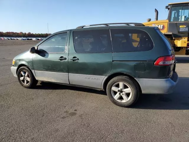 2002 Toyota Sienna LE