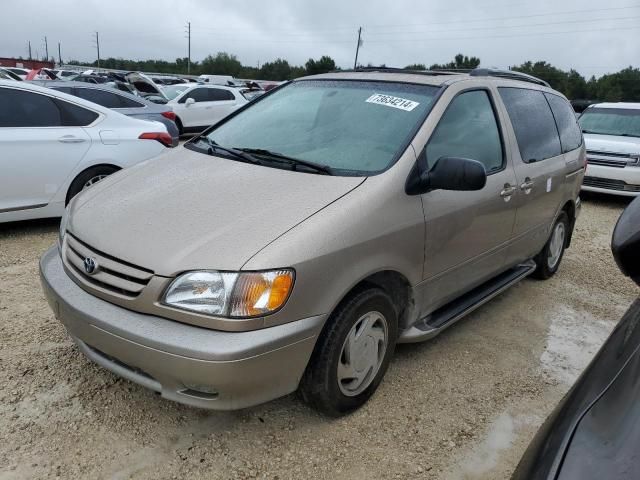 2002 Toyota Sienna LE