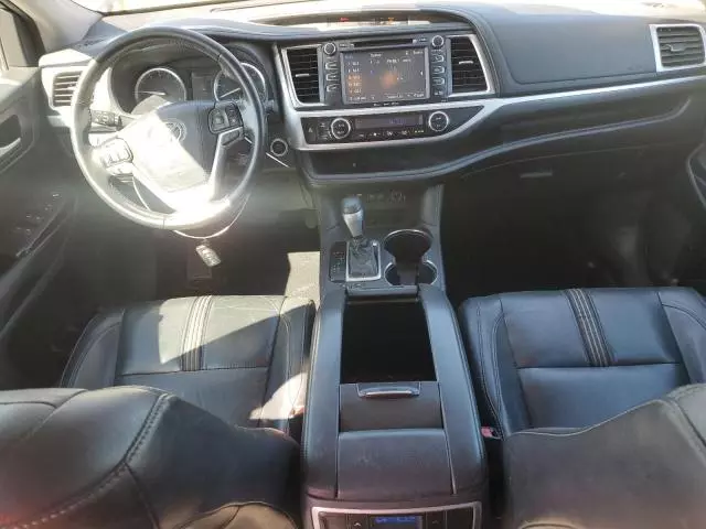 2018 Toyota Highlander SE