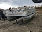 2002 Crestliner Boat