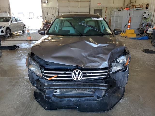 2012 Volkswagen Passat SE