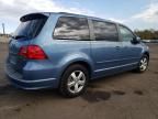 2011 Volkswagen Routan SE