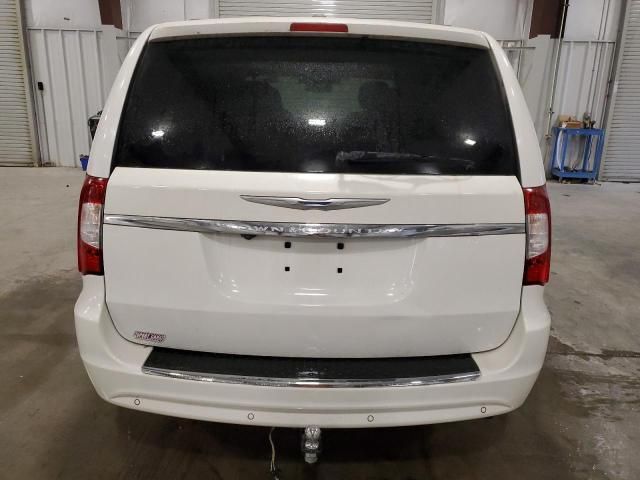 2013 Chrysler Town & Country Touring L