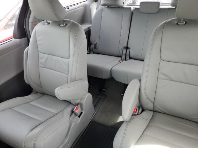 2018 Toyota Sienna XLE