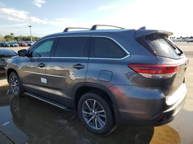 2019 Toyota Highlander SE