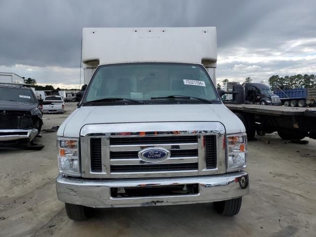 2021 Ford Econoline E350 Super Duty Cutaway Van