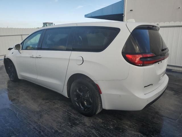 2022 Chrysler Pacifica Hybrid Touring L