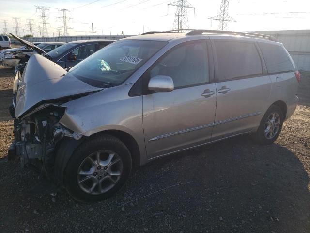 2004 Toyota Sienna XLE