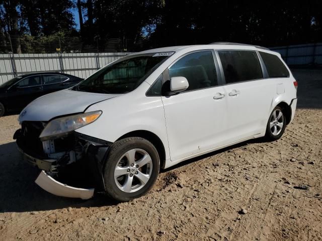 2011 Toyota Sienna LE