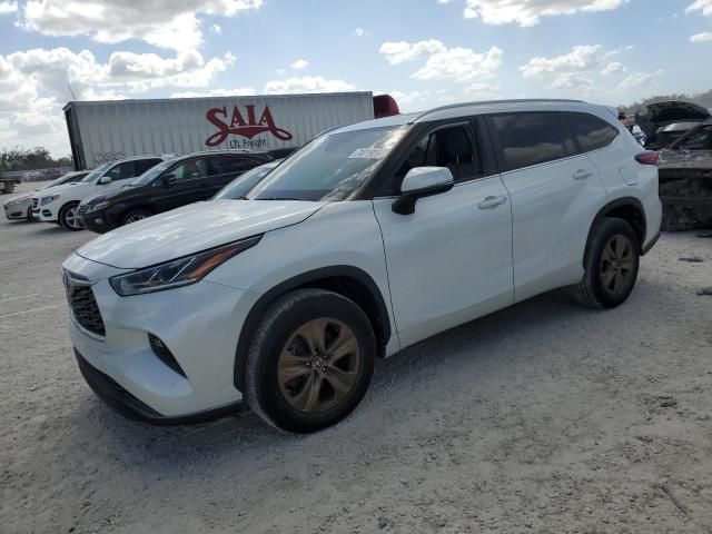 2023 Toyota Highlander Hybrid Bronze Edition