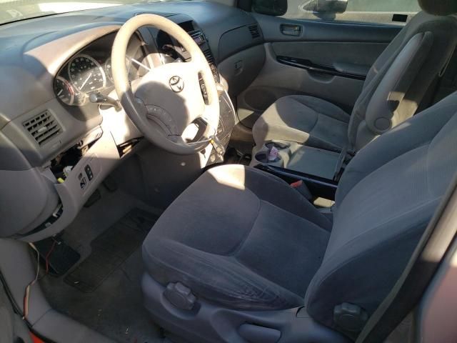 2004 Toyota Sienna CE