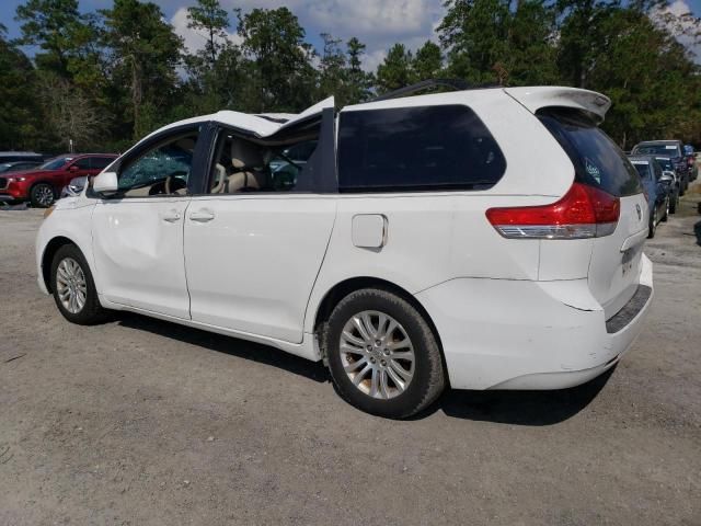 2013 Toyota Sienna XLE