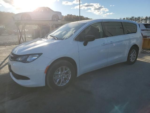 2024 Chrysler Voyager LX