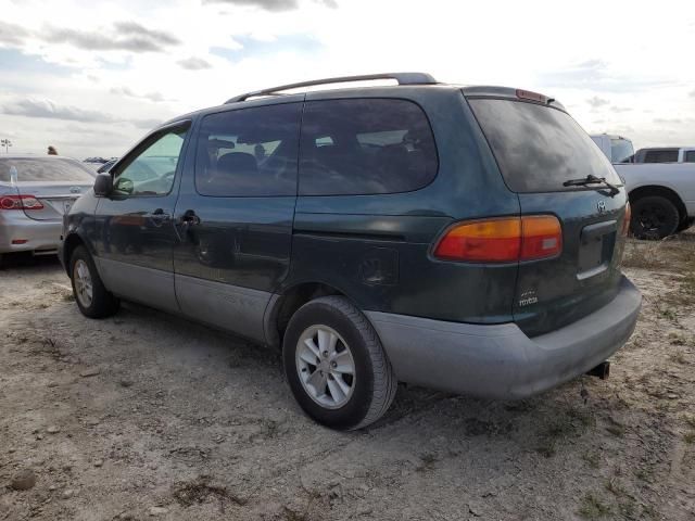 1998 Toyota Sienna LE