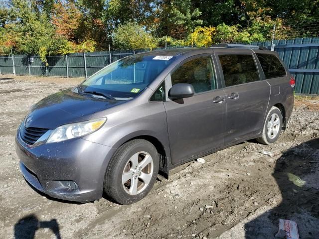 2011 Toyota Sienna LE