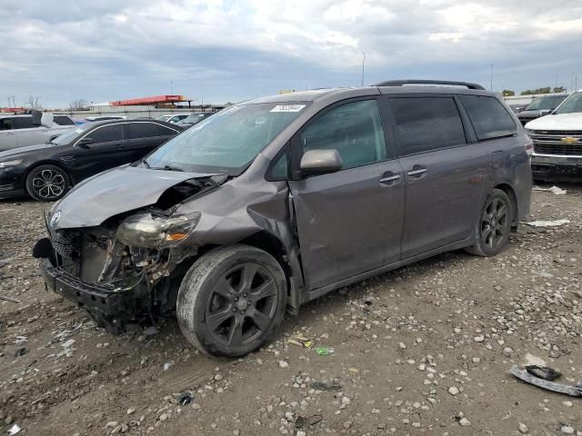 2017 Toyota Sienna SE