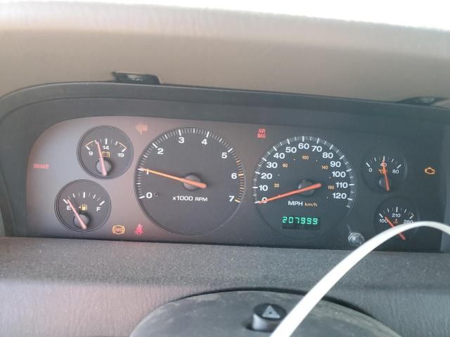 2000 Jeep Grand Cherokee Laredo