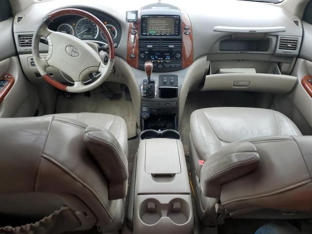 2004 Toyota Sienna XLE