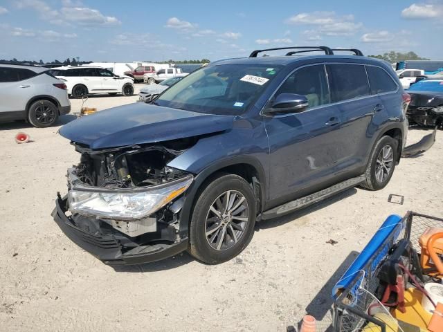 2019 Toyota Highlander SE