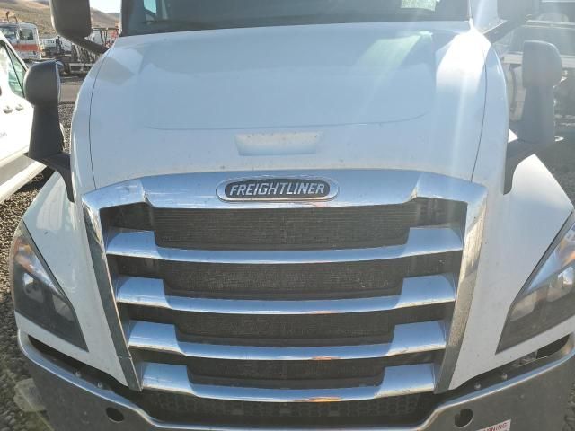 2019 Freightliner Cascadia 126