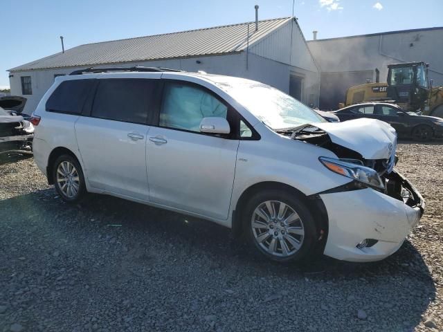 2017 Toyota Sienna XLE