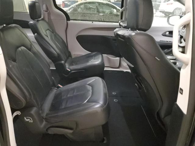 2017 Chrysler Pacifica Touring L Plus