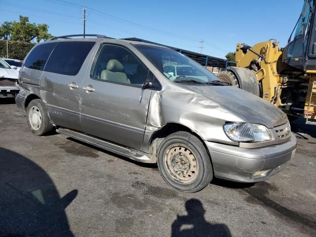 2001 Toyota Sienna LE