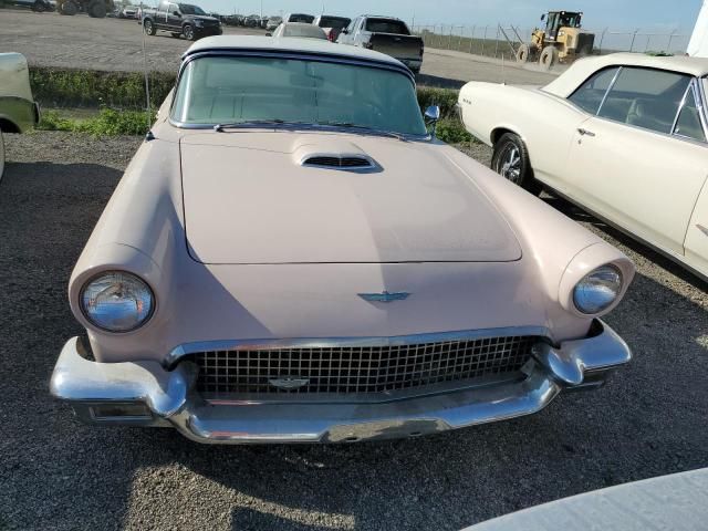 1957 Ford Thunderbird