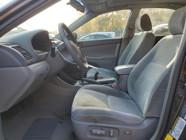 2004 Toyota Camry LE