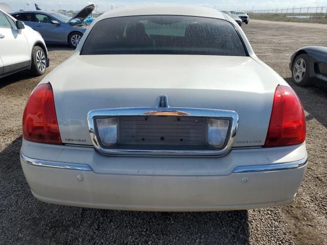 2005 Lincoln Town Car Signature