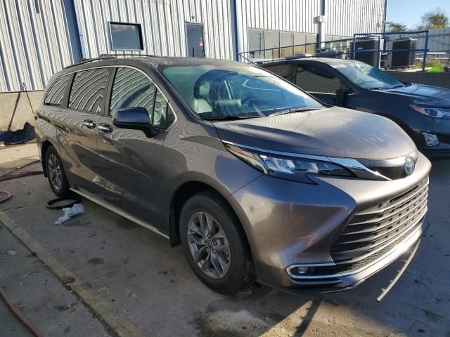 2024 Toyota Sienna XLE