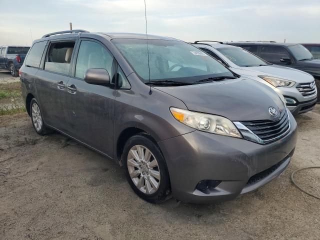 2011 Toyota Sienna LE