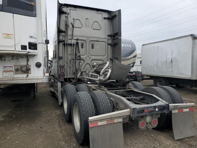 2018 Freightliner Cascadia 126