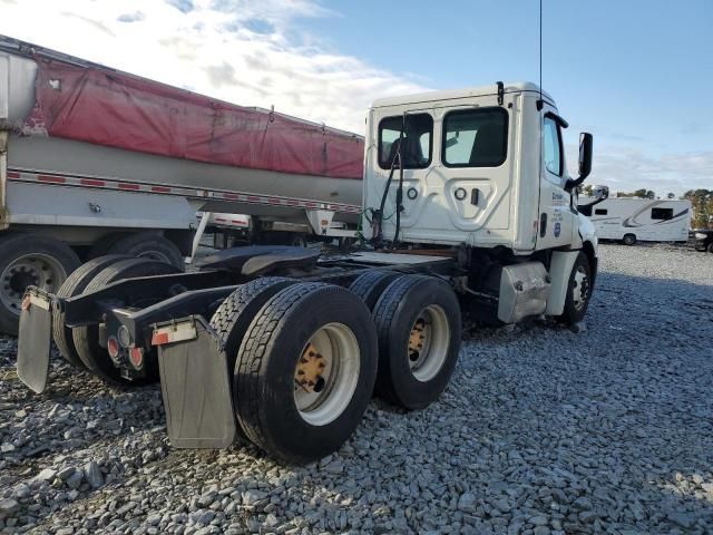 2020 Freightliner Cascadia 126