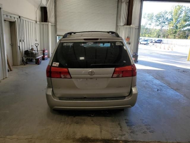 2004 Toyota Sienna CE