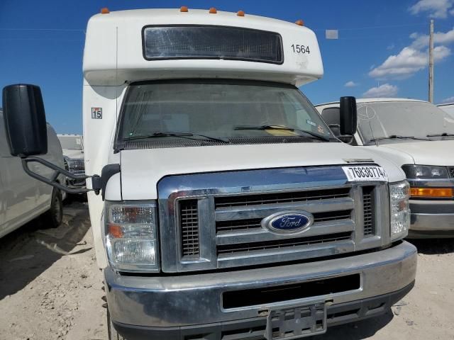 2016 Ford Econoline E450 Super Duty Cutaway Van