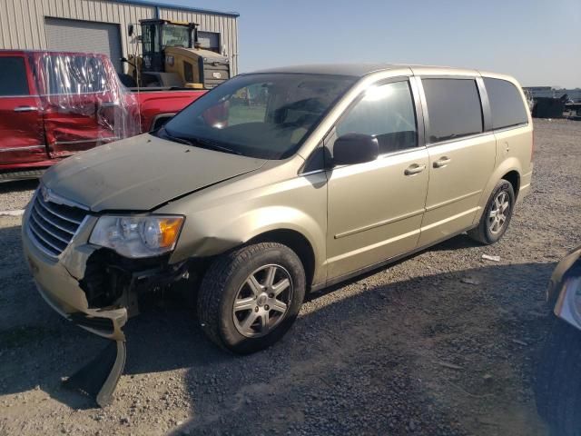 2010 Chrysler Town & Country LX