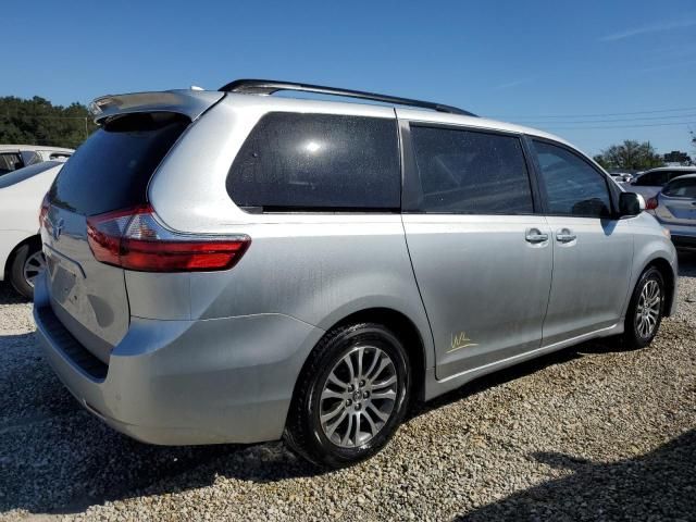 2020 Toyota Sienna XLE