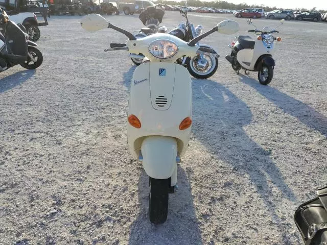 2005 Vespa M198F