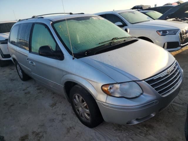 2005 Chrysler Town & Country Touring