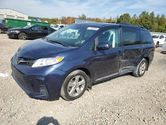 2019 Toyota Sienna LE